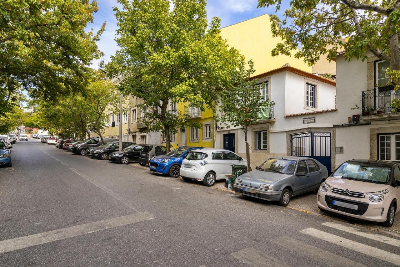 Whome Urban Escape: 1-Br W/Mezzanine Near Campo Ourique Lisbon Bagian luar foto