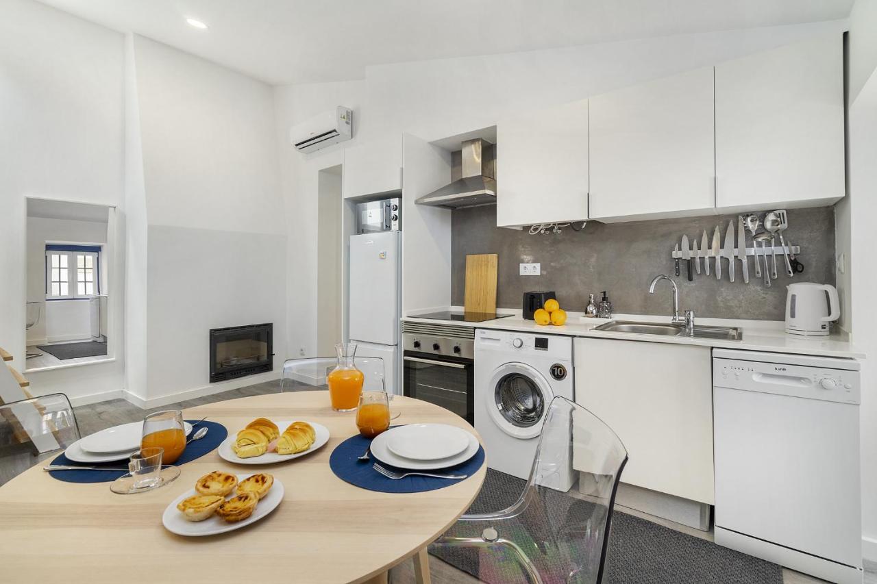 Whome Urban Escape: 1-Br W/Mezzanine Near Campo Ourique Lisbon Bagian luar foto