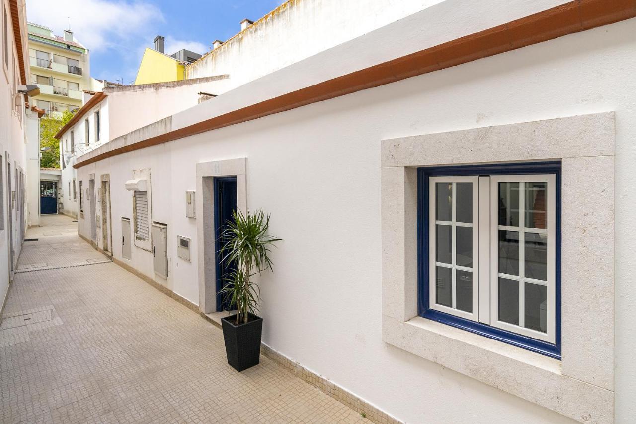 Whome Urban Escape: 1-Br W/Mezzanine Near Campo Ourique Lisbon Bagian luar foto