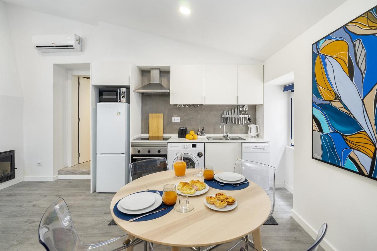 Whome Urban Escape: 1-Br W/Mezzanine Near Campo Ourique Lisbon Bagian luar foto