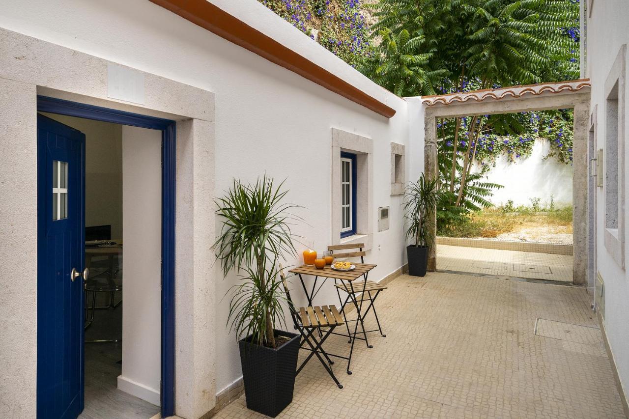 Whome Urban Escape: 1-Br W/Mezzanine Near Campo Ourique Lisbon Bagian luar foto