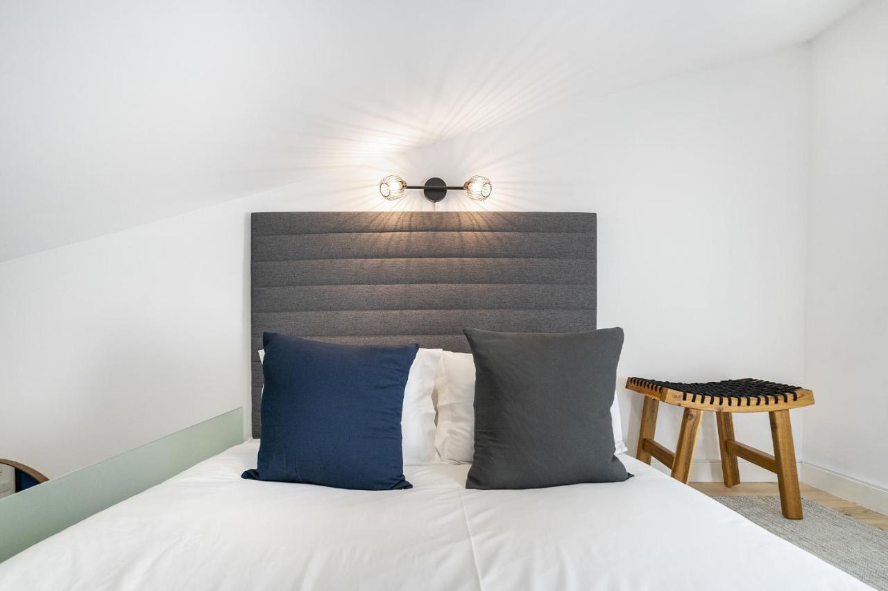 Whome Urban Escape: 1-Br W/Mezzanine Near Campo Ourique Lisbon Bagian luar foto