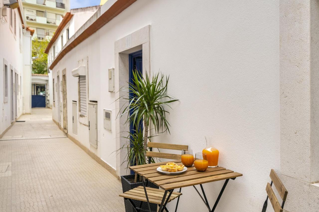 Whome Urban Escape: 1-Br W/Mezzanine Near Campo Ourique Lisbon Bagian luar foto