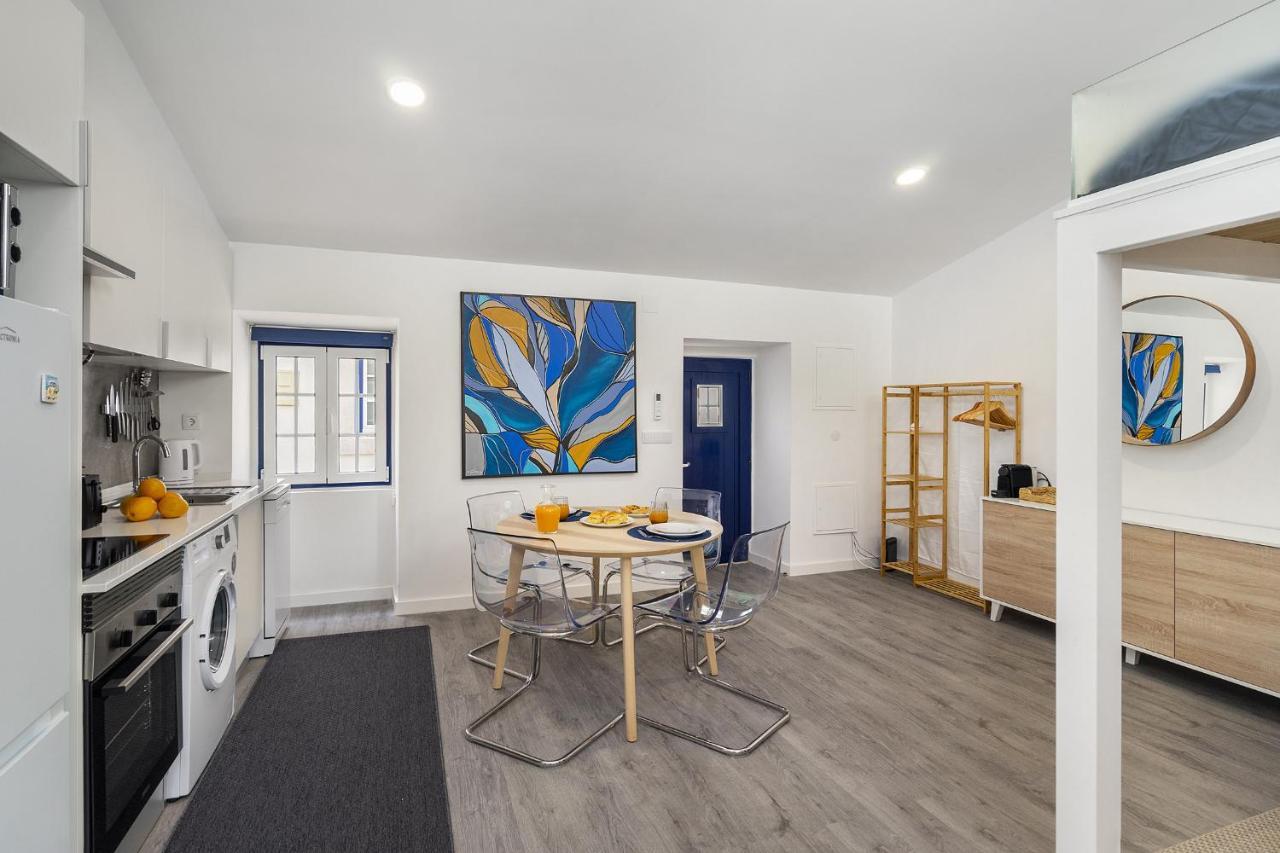 Whome Urban Escape: 1-Br W/Mezzanine Near Campo Ourique Lisbon Bagian luar foto